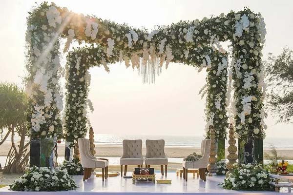 Beach Wedding 
The opportunity to exchange vows in front of the ocean and under a clear sky is a dream come true.
An Indian beach wedding has a really whimsical quality.